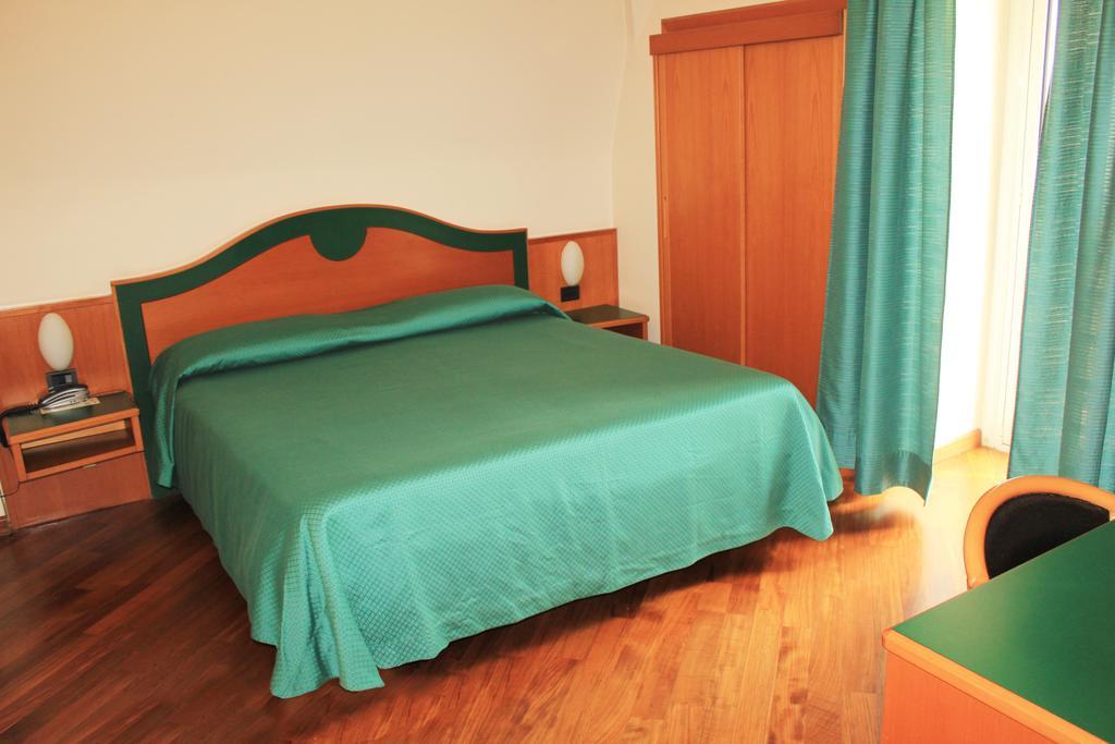 ראפאלו Hotel Riviera מראה חיצוני תמונה