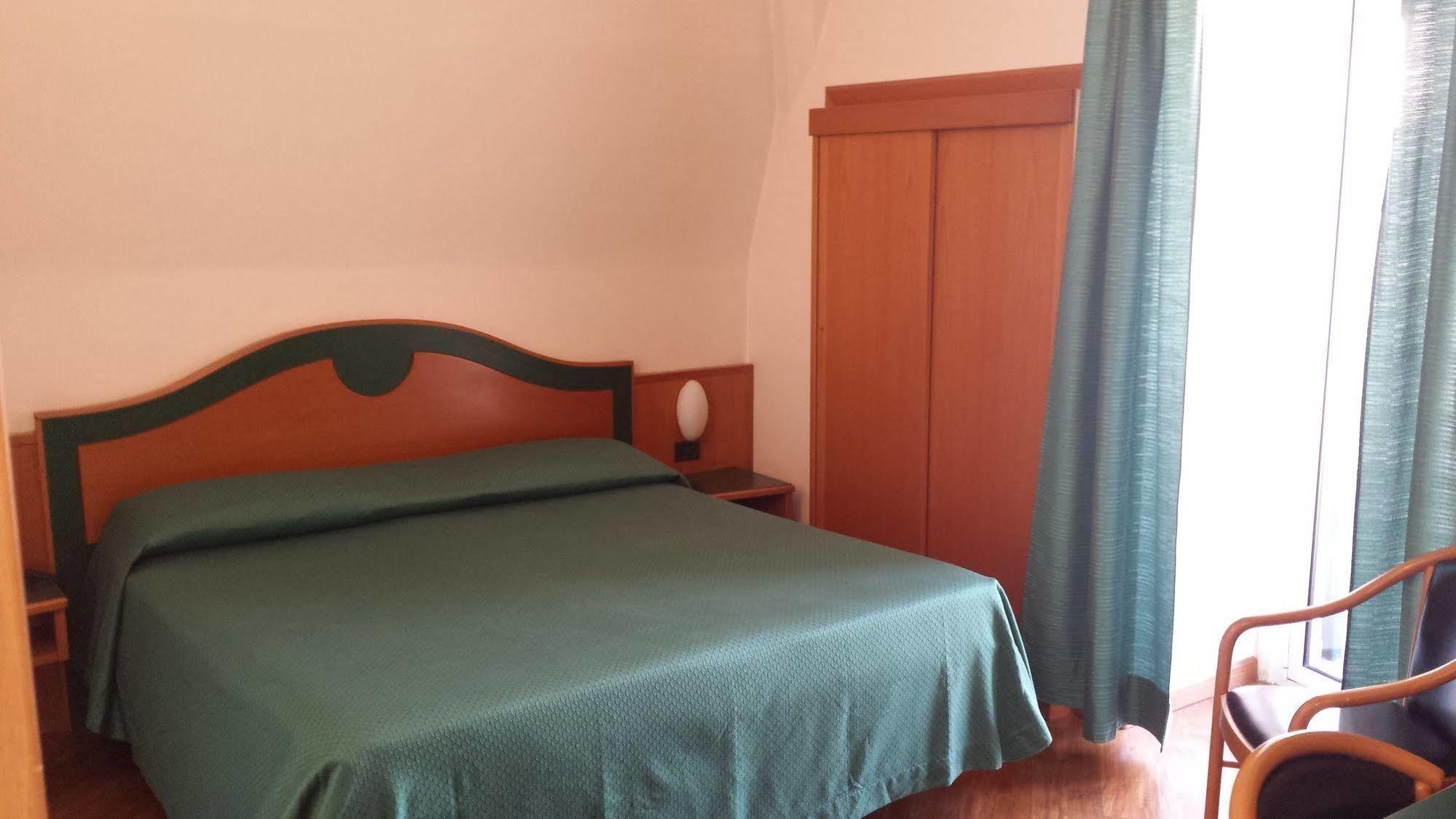 ראפאלו Hotel Riviera מראה חיצוני תמונה